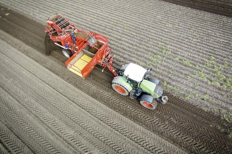 Seeders, seeding equipment, fertiliser spreaders